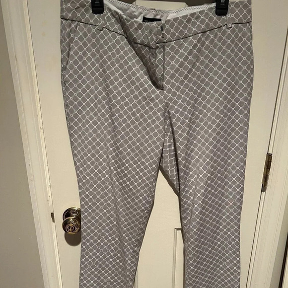 ✨$3 for $25 • 5 for $40 ✨ Willi Smith Gray Ankle Pants - White Diamond Pattern - Picture 1 of 6
